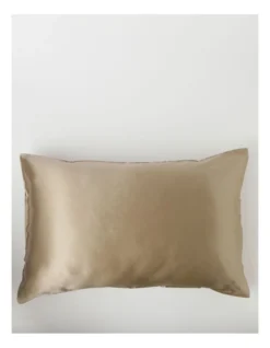 Heritage Luxe Silk Pillowcase In Champagne