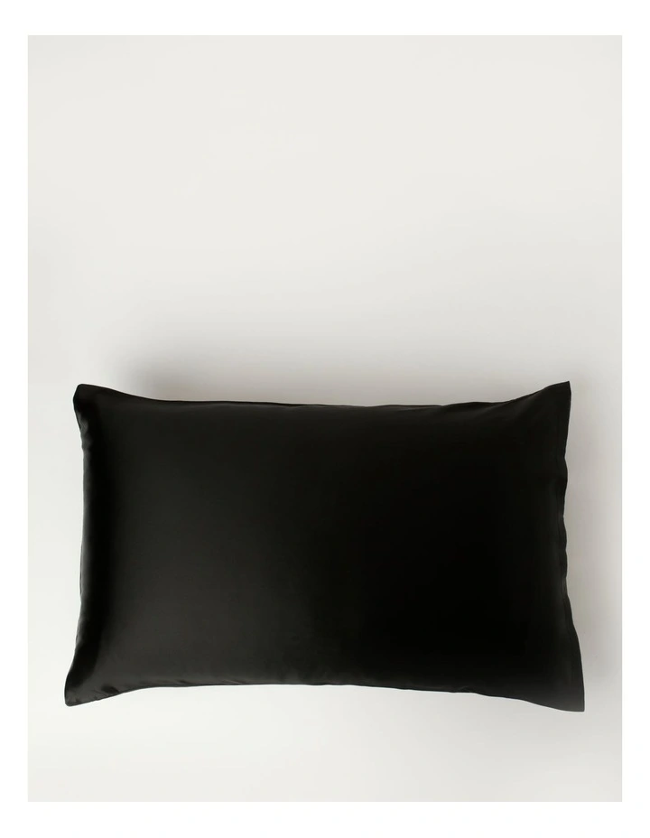 Heritage Luxe Silk Pillowcase In Black 5 Heritage Luxe Silk Pillowcase In Black - Image 3